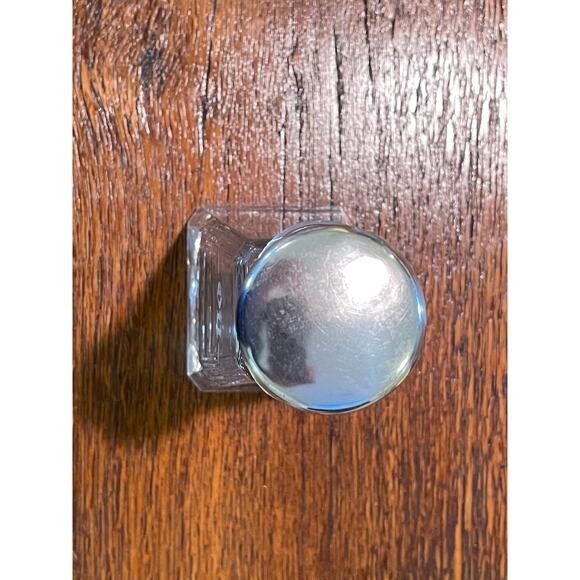 Glass Oil & Vinegar Dispenser / Bottle, Silver Lid, Etched Details - Picture 4 of 6